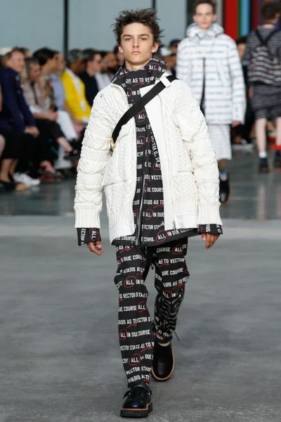 Look 8